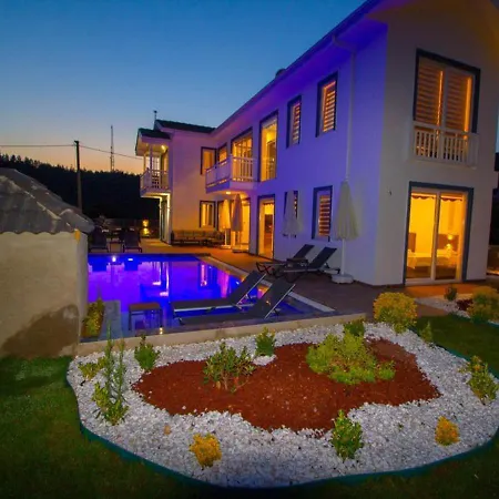 וילה 7 Kisilik Ozel Havuzlu Modern Oludeniz - Awz105 *